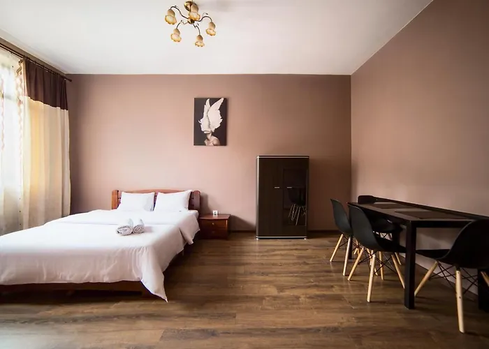 з сучасним ремонтом в центрі львова アパート